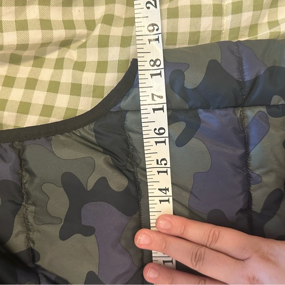 GAP Kids Boy’s Camo Puffer Vest Size Large - Picture 4 of 6